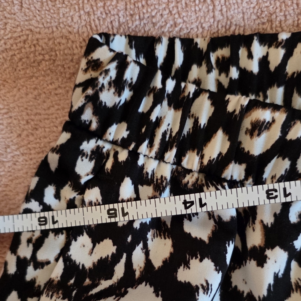 Banana Republic Satin Black & White Animal‎ Print Lounge Bottoms (Size Small) - Picture 9 of 10